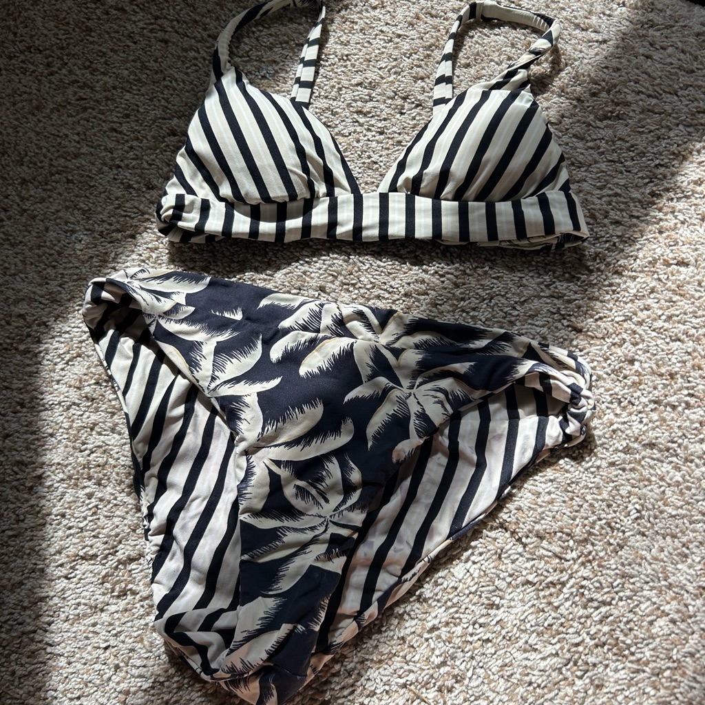 Striped Black And Cream Bikini Set Reversible Bikini + Rashguard!